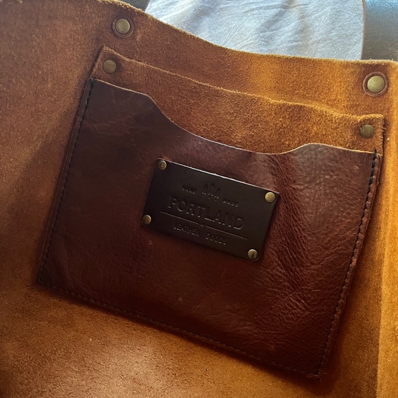 Portland Leather Nutmeg Tote Bag - Picture 7 of 8